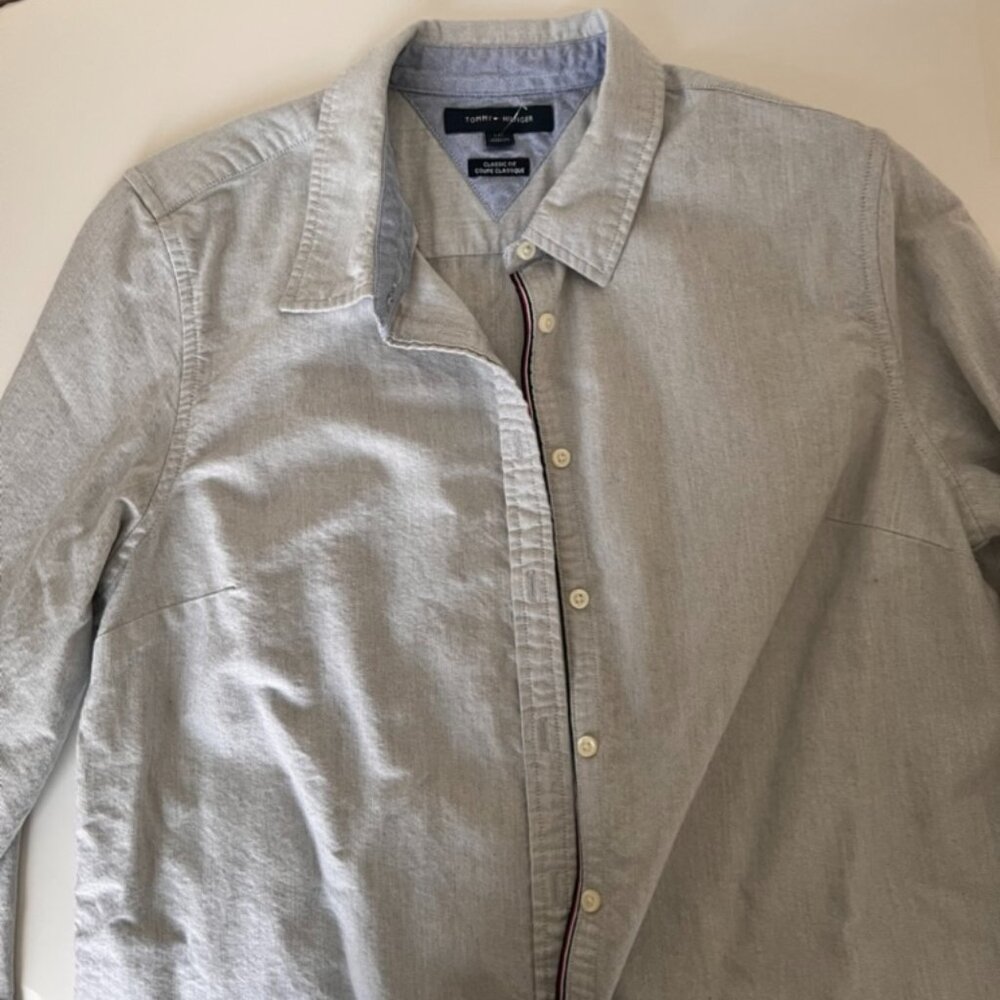 Tommy Hilfiger Classic Fit Button-Down Shirt – Men’s Large